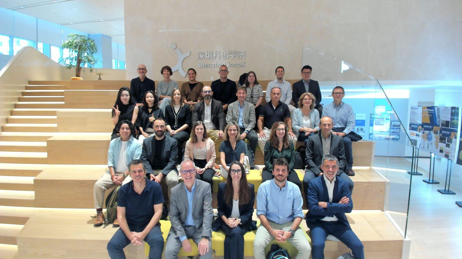 Francesc Ribera, sitting next other catalan cluster managers during his visit to China. The Catalan Energy Cluster strengthens cooperation with Chinese technology leaders within the framework of Strategic Cluster Week