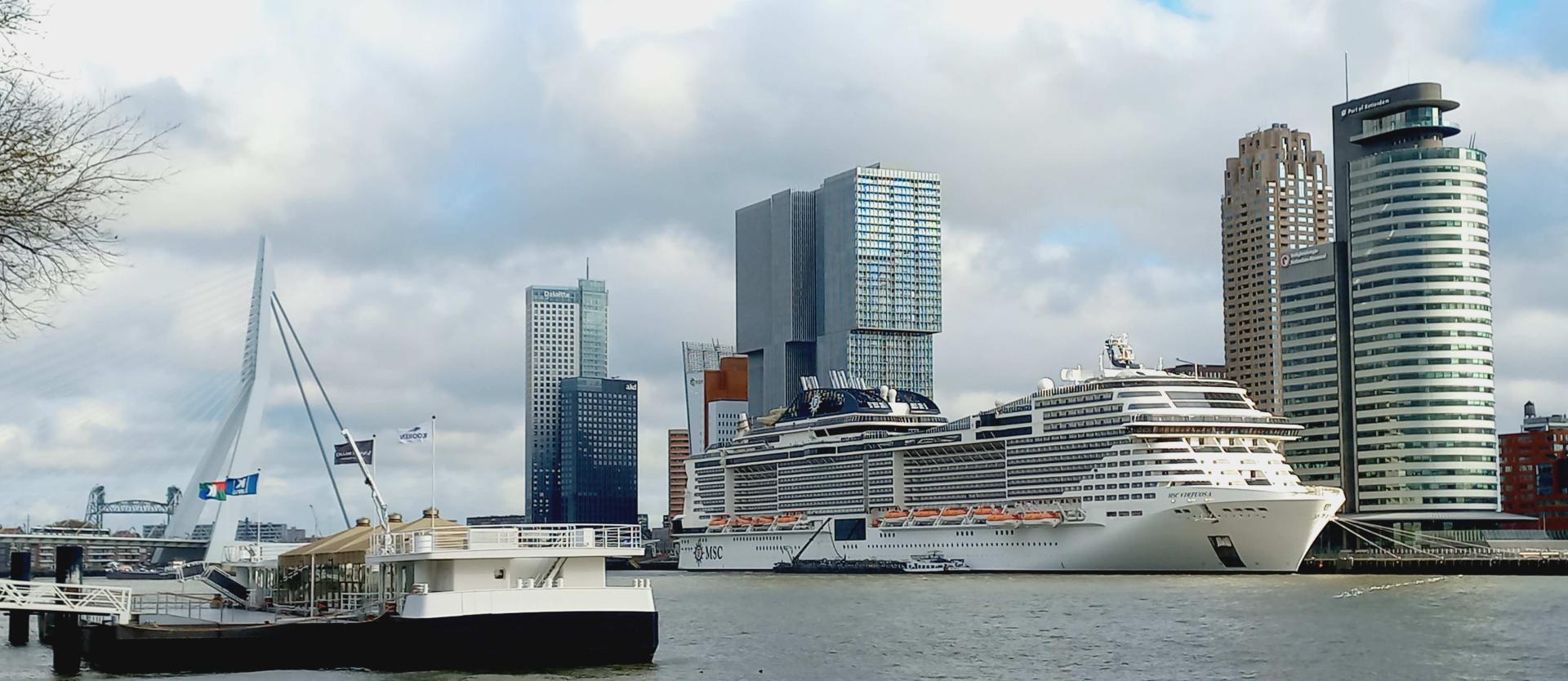 ROTTERDAM CRISE SHIP