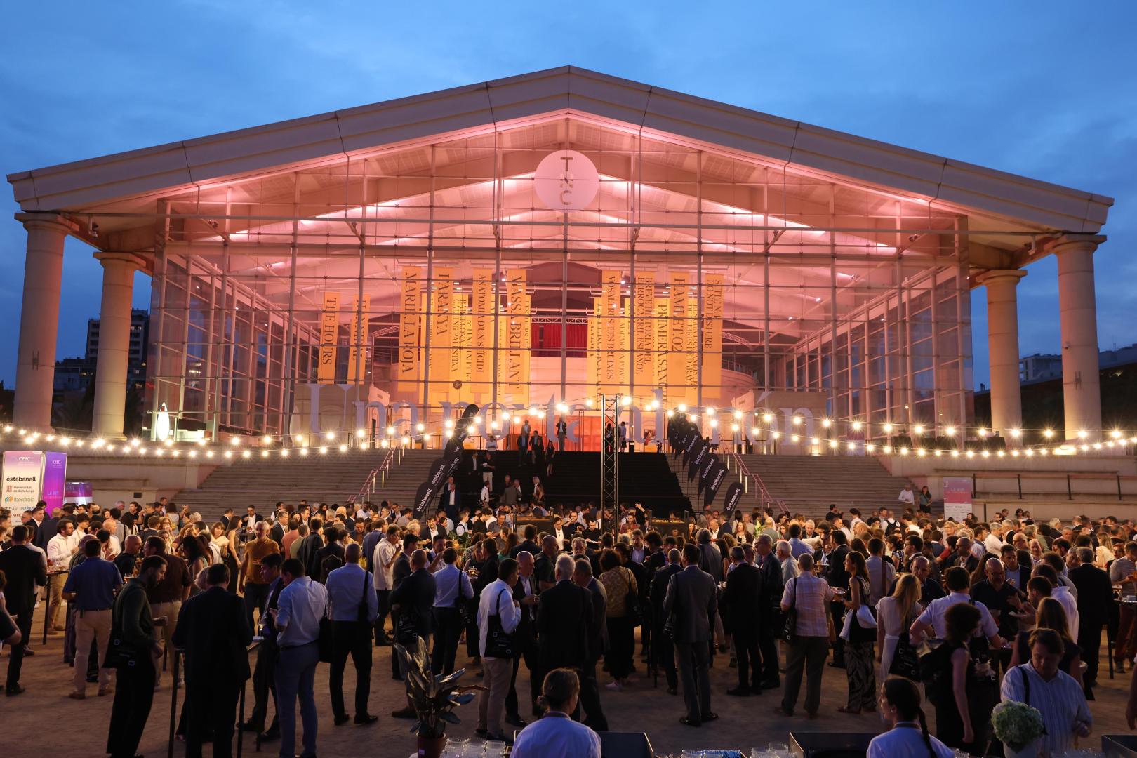 Networking space at the 12th edition of La Nit de l’Eficiència, held at the Teatre Nacional de Catalunya.