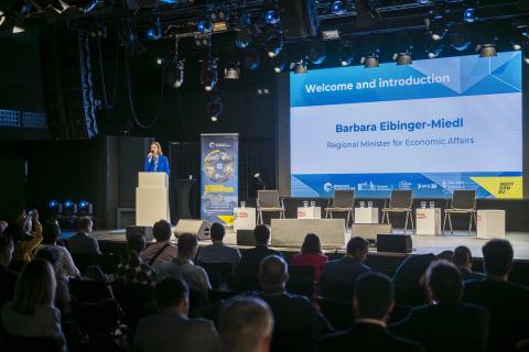 Barbara Eibinger-Miedl, Clusters meet Regions, Graz