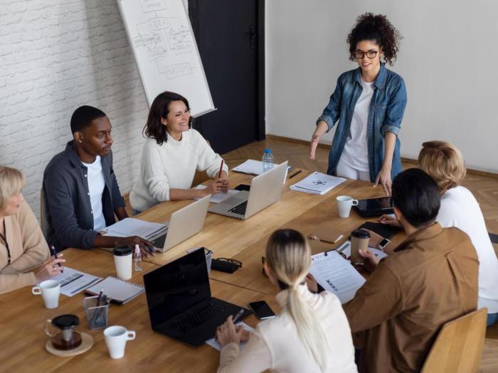people-business-meeting-high-angle.